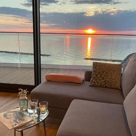Apartament Morski Widok Nautic Park 51 Darlowko Esterno foto