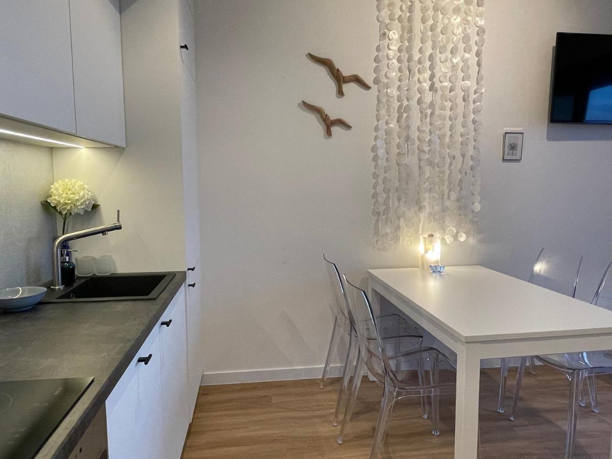 Apartament Morski Widok Nautic Park 51 Darlowko Esterno foto