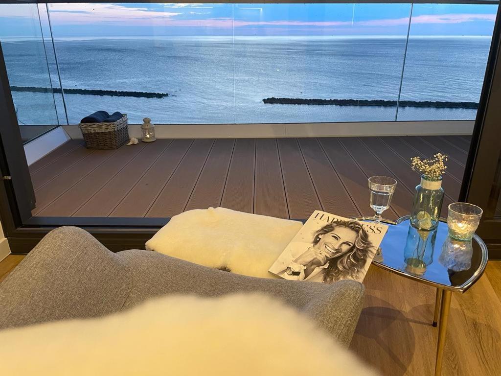 Apartament Morski Widok Nautic Park 51 Darlowko Esterno foto